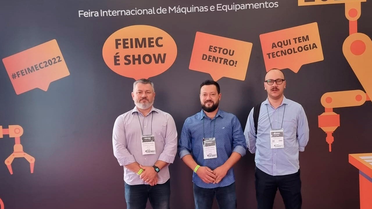 Diretores da Fado (E-D) Valderez Rodrigues e Jeronimo Bolson visitando a Feimec 2022